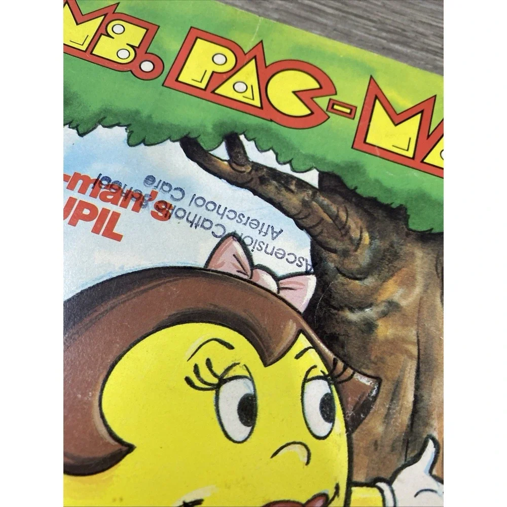 Golden Ms. Pac-Man's Prize Pupil Childrens OS Yellow‎ Good 1983 Vintage Book